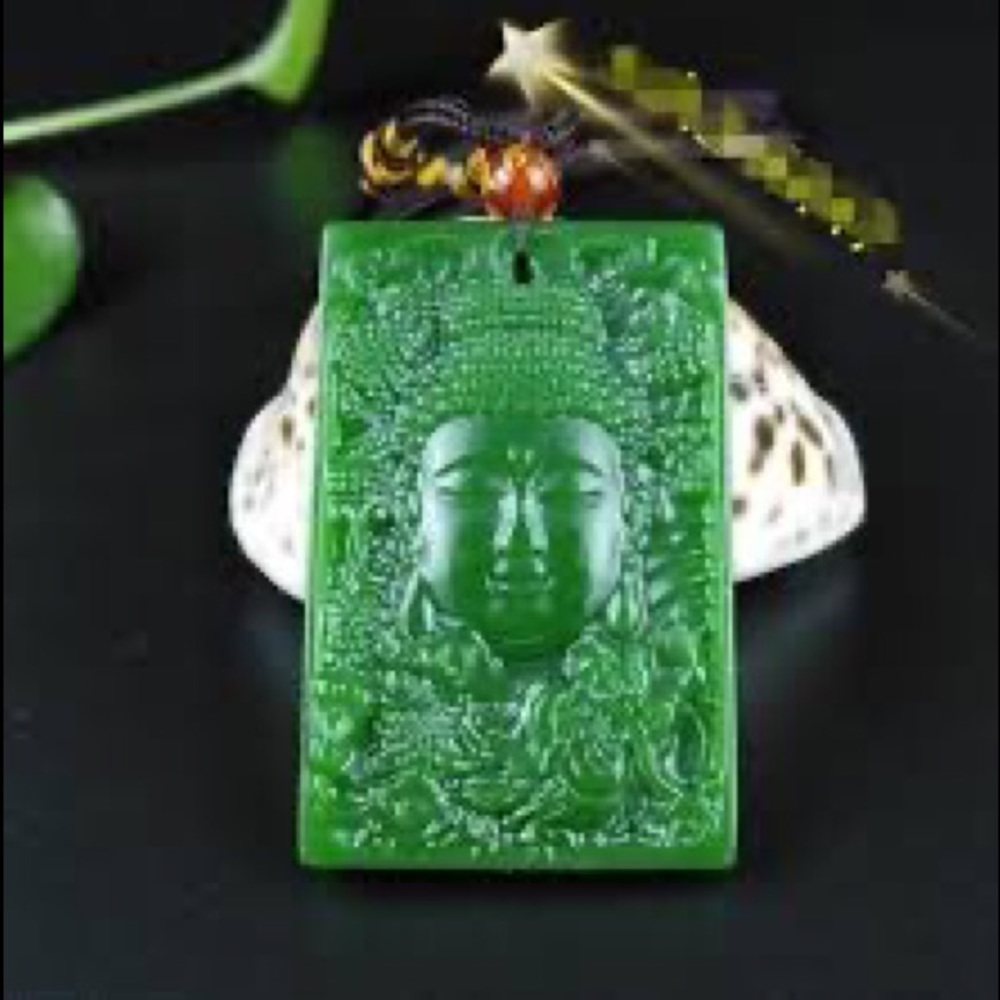 Xinjiang Hetian Biyu Green Spinach Xianglong Guanyin Buddha Head Transit Pendant